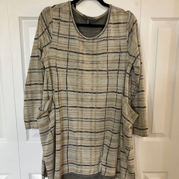 Shannon Passero Pullover/Tunic - Beige/Gold/Navy - Picture 1 of 3